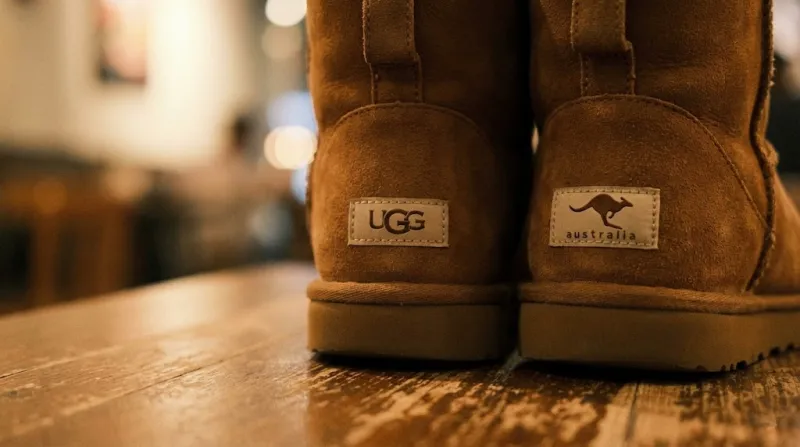 미국 어그 호주 어그 로고 차이 비교 뒷모습