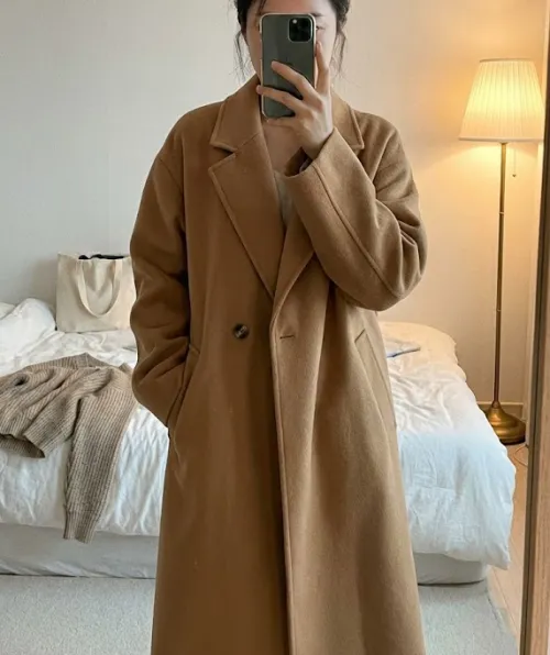 30대 여성 오피스룩 코트 코디, 카멜 롱 코트 거울 셀카