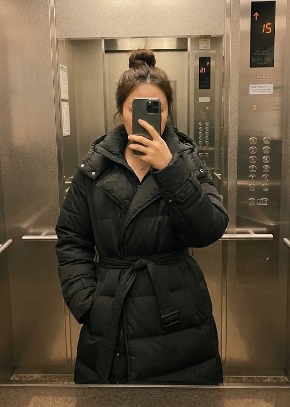 트렌치 패딩 코트 착용 샷 거울 셀카