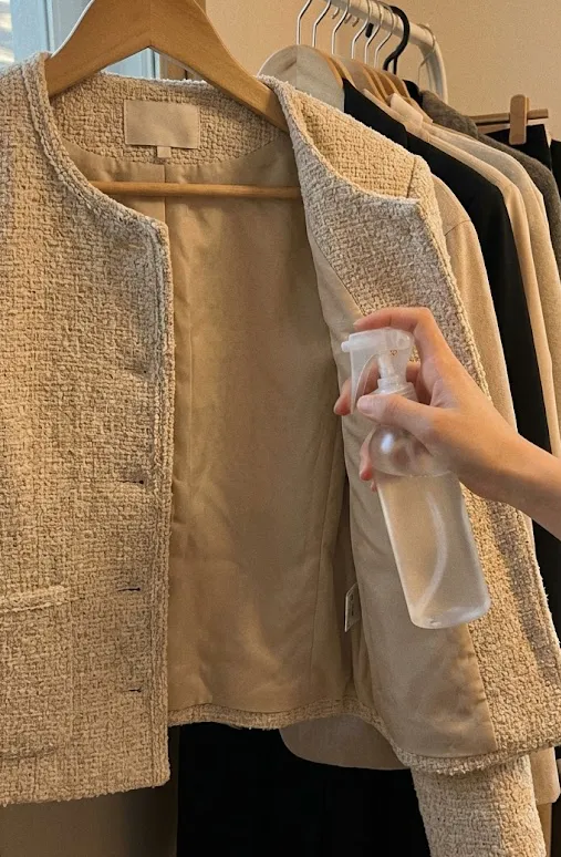 트위드 자켓 섬유 탈취제 옷장 관리 세탁 꿀팁